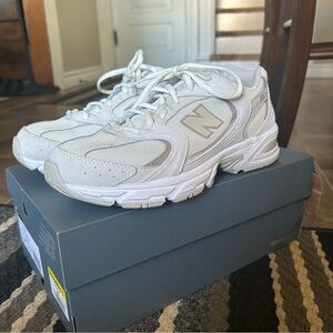 NEW BALANCE 530 BEIGE AND WHITE